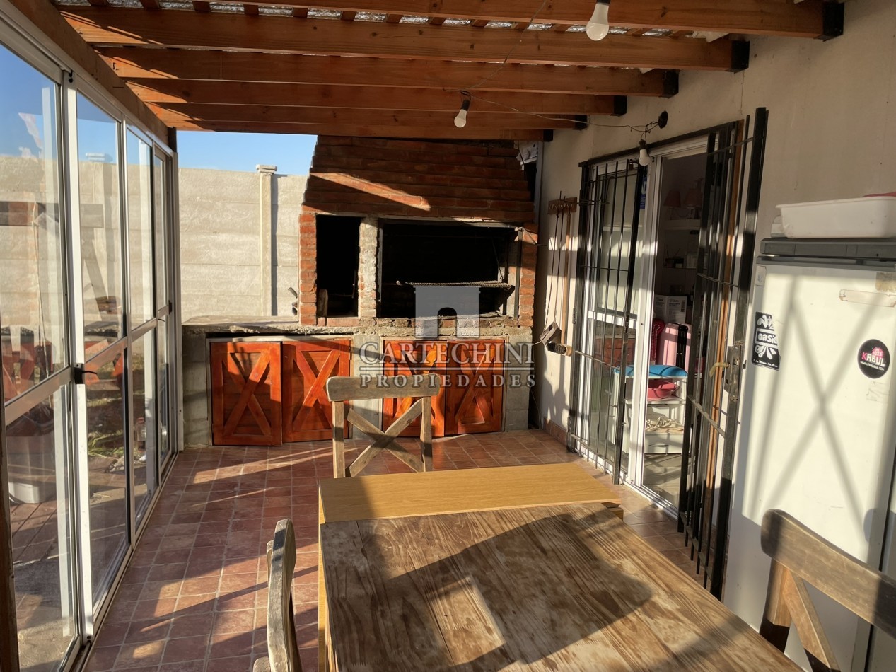 CASA 4 AMBIENTES CON PILETA EN FRANCISCO ALVAREZ 