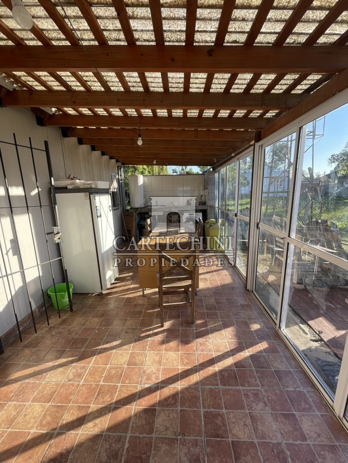 CASA 4 AMBIENTES CON PILETA EN FRANCISCO ALVAREZ 