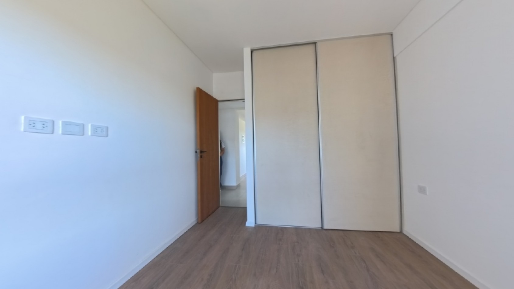 DEPARTAMENTO 3 AMBIENTES CON COCHERA A ESTRENAR ITUZAINGO CENTRO