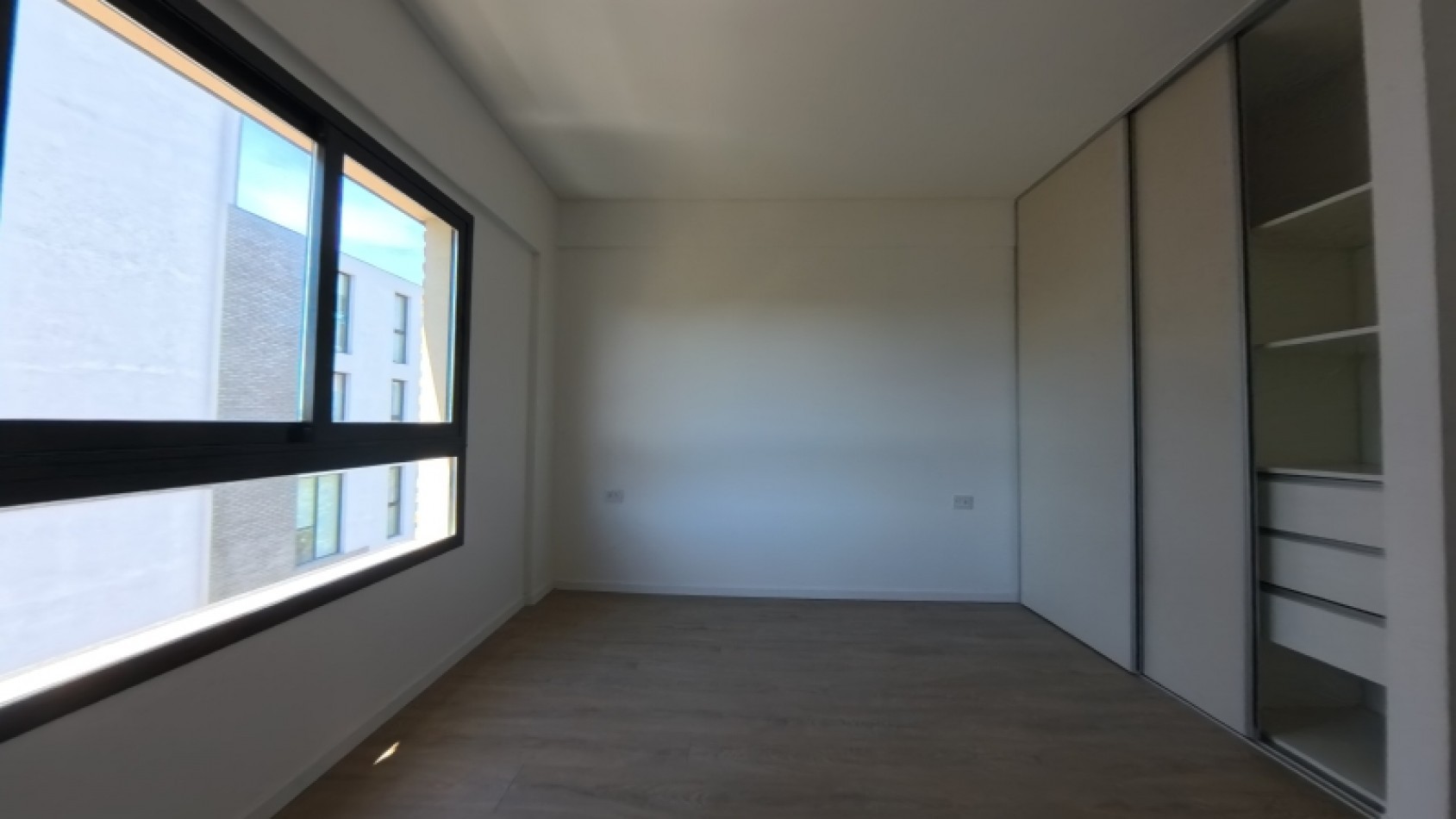 DEPARTAMENTO 3 AMBIENTES CON COCHERA A ESTRENAR ITUZAINGO CENTRO